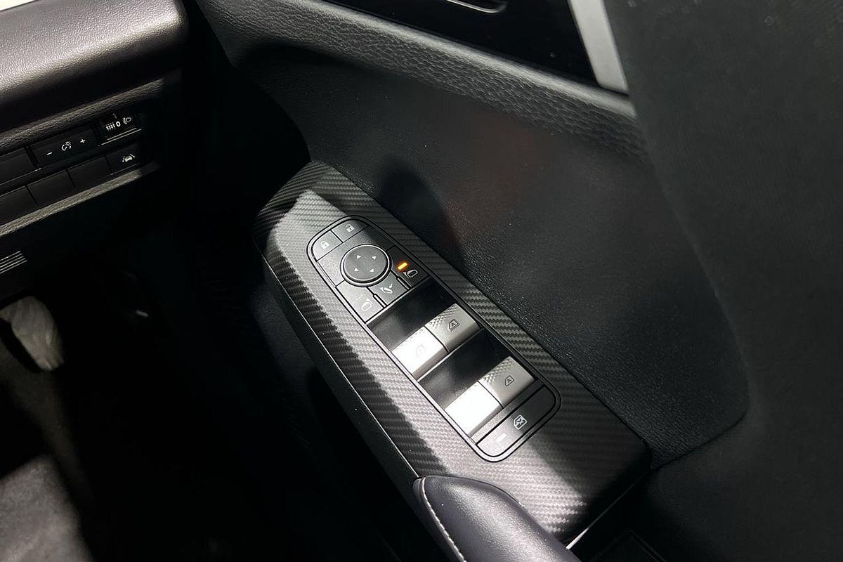 2023 Mitsubishi Outlander LS Black Edition ZM