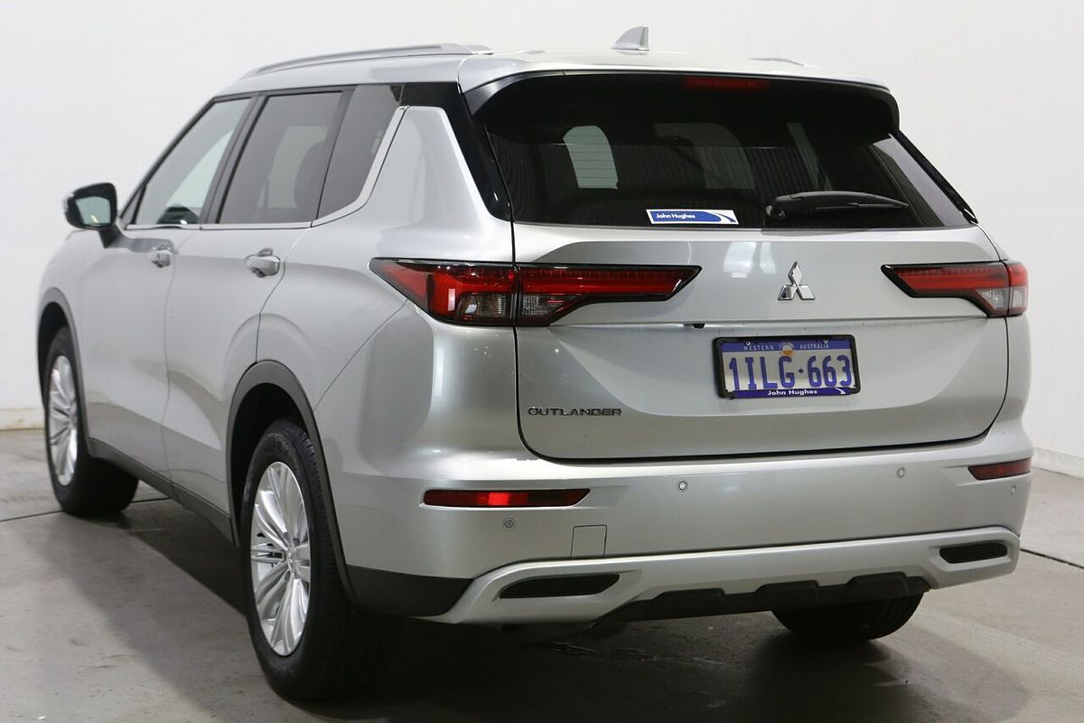 2024 Mitsubishi Outlander LS ZM