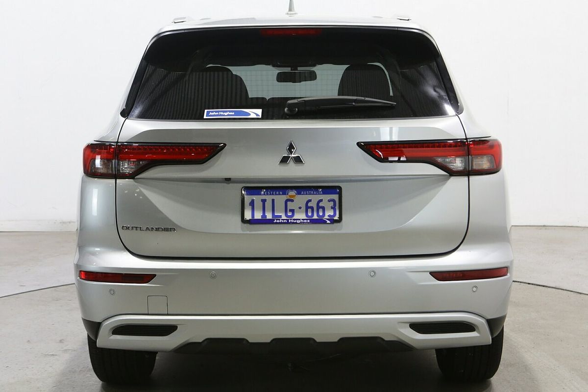 2024 Mitsubishi Outlander LS ZM