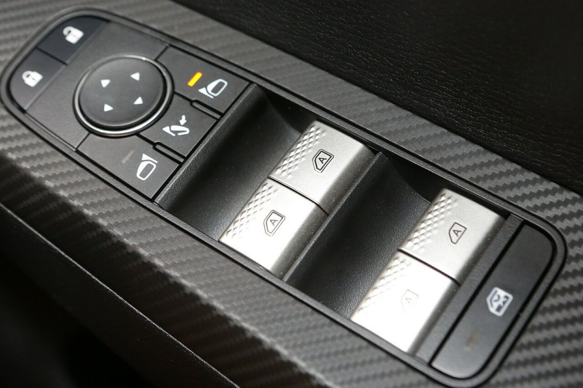 2024 Mitsubishi Outlander LS ZM