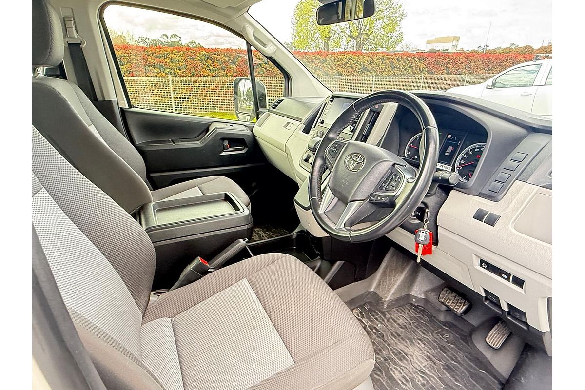 2022 Toyota Hiace Commuter GDH322R ELWB High Roof