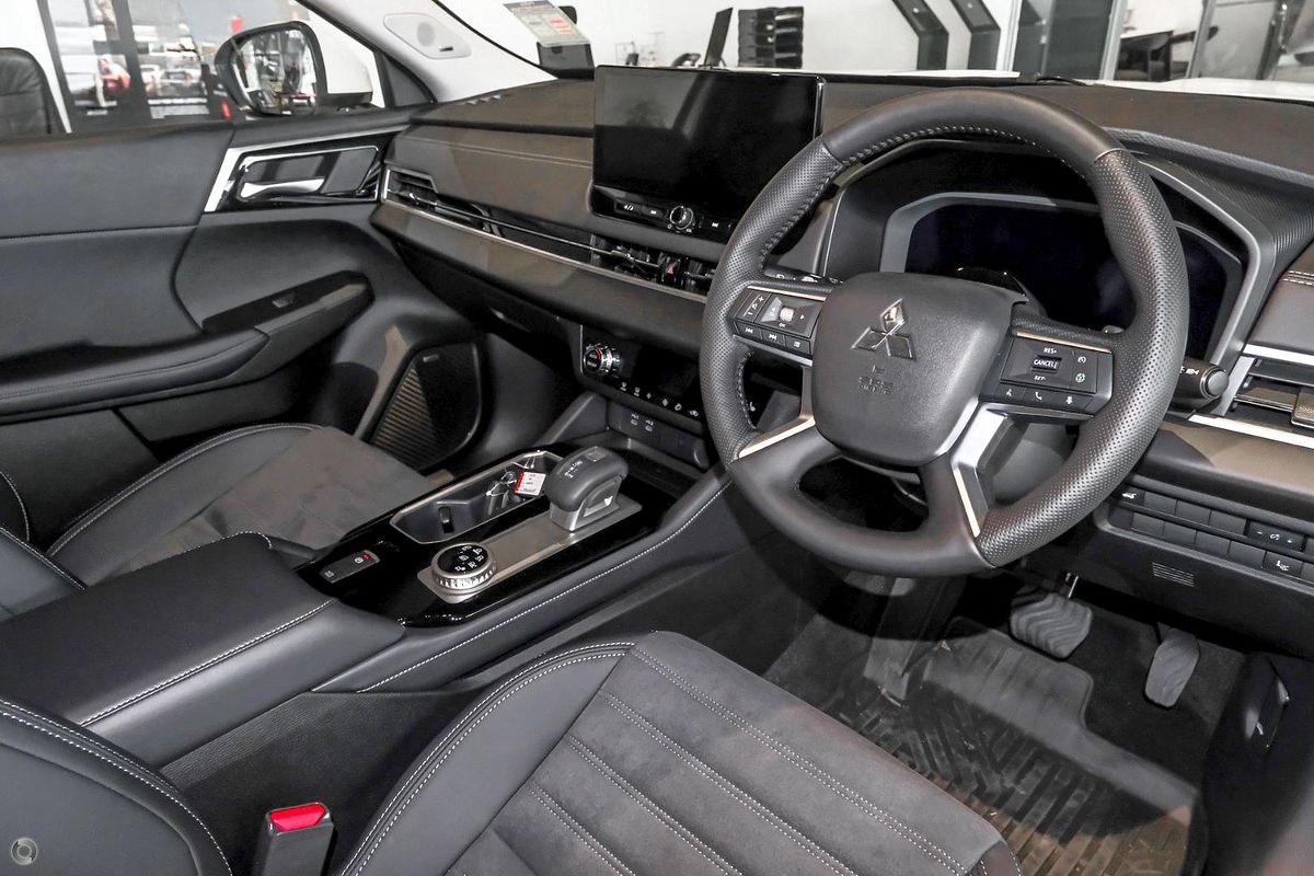 2025 Mitsubishi Outlander Aspire ZM