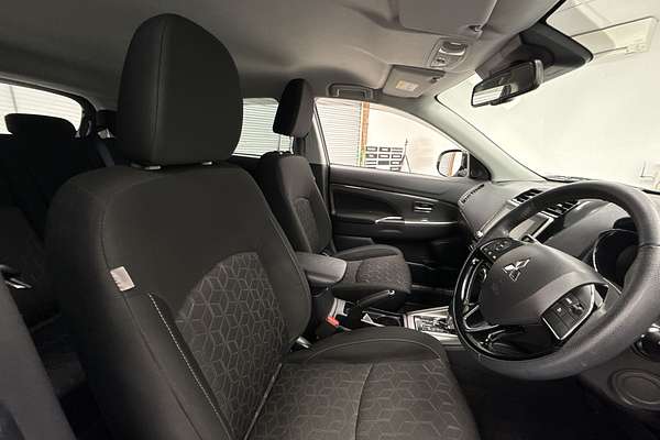 2023 Mitsubishi Eclipse Cross LS YB