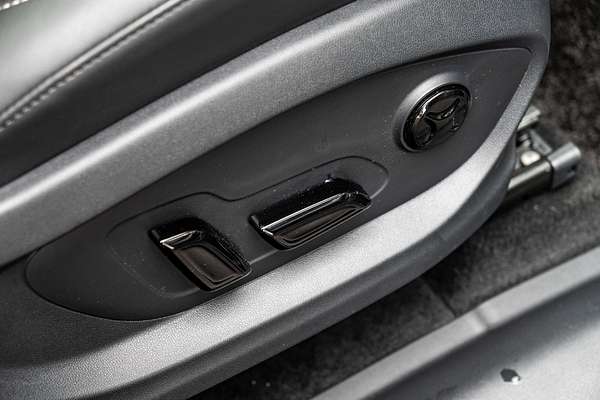 2025 MG QS Essence IS31