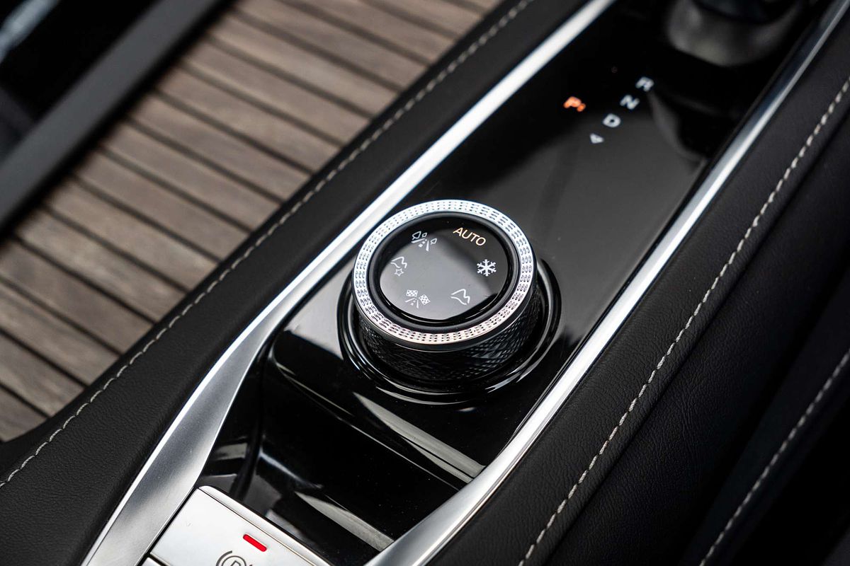 2025 MG QS Essence IS31