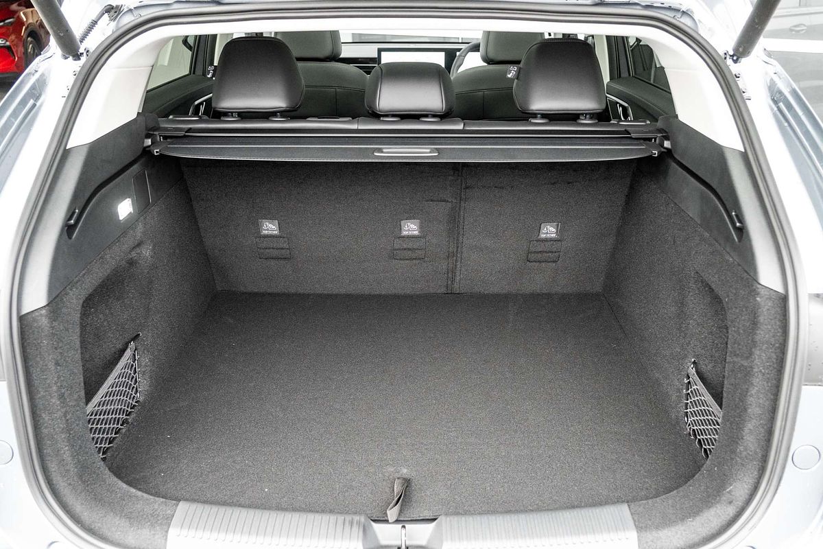 2025 MG HS Super Hybrid Essence AS33P