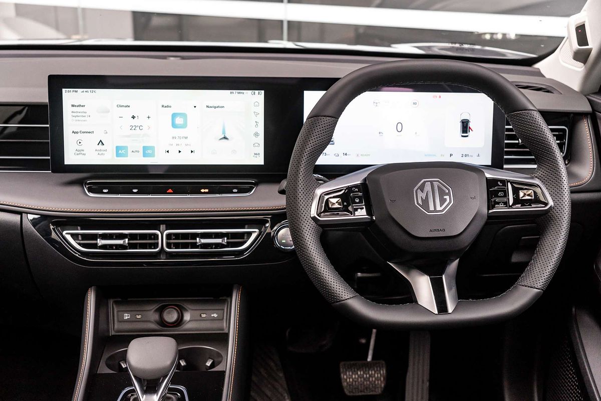 2025 MG HS Super Hybrid Essence AS33P