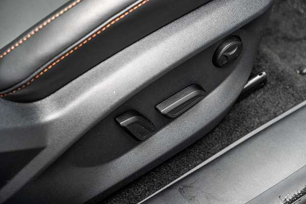 2025 MG HS Super Hybrid Essence AS33P