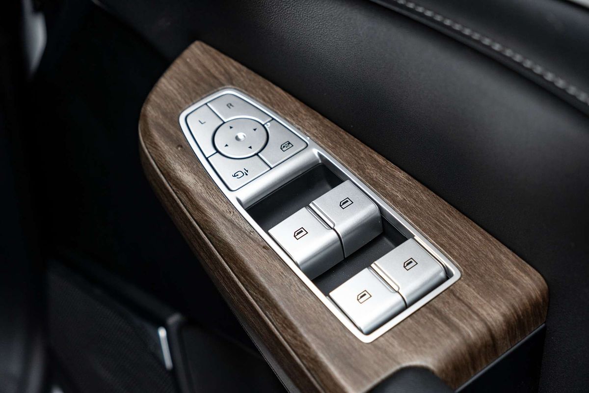 2025 MG QS Essence IS31