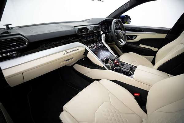 2023 Lamborghini Urus S 636