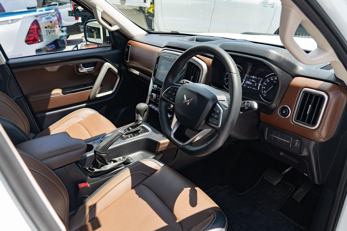 2023 Mahindra Scorpio Z8