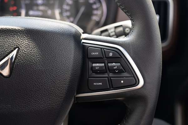 2023 Mahindra Scorpio Z8