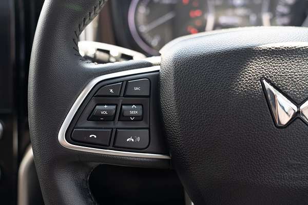 2023 Mahindra Scorpio Z8