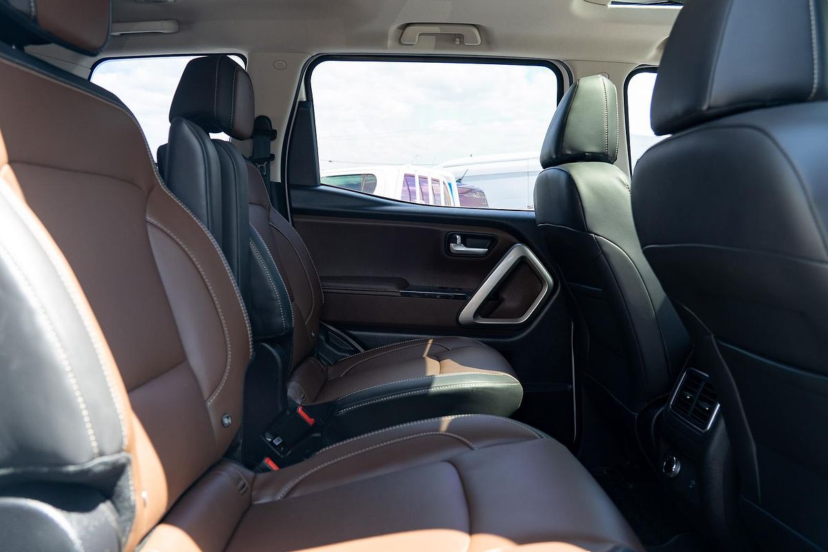2023 Mahindra Scorpio Z8