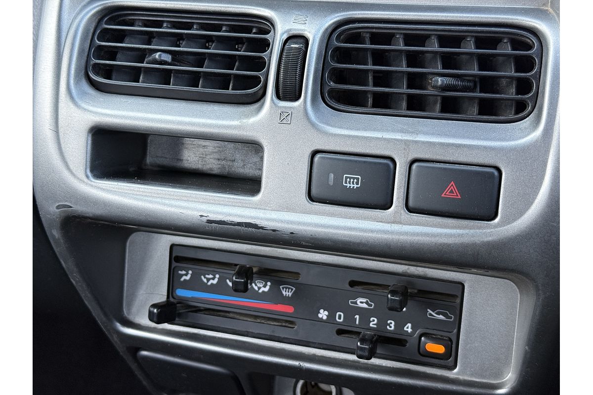 2010 Nissan Navara ST-R D22 4X4