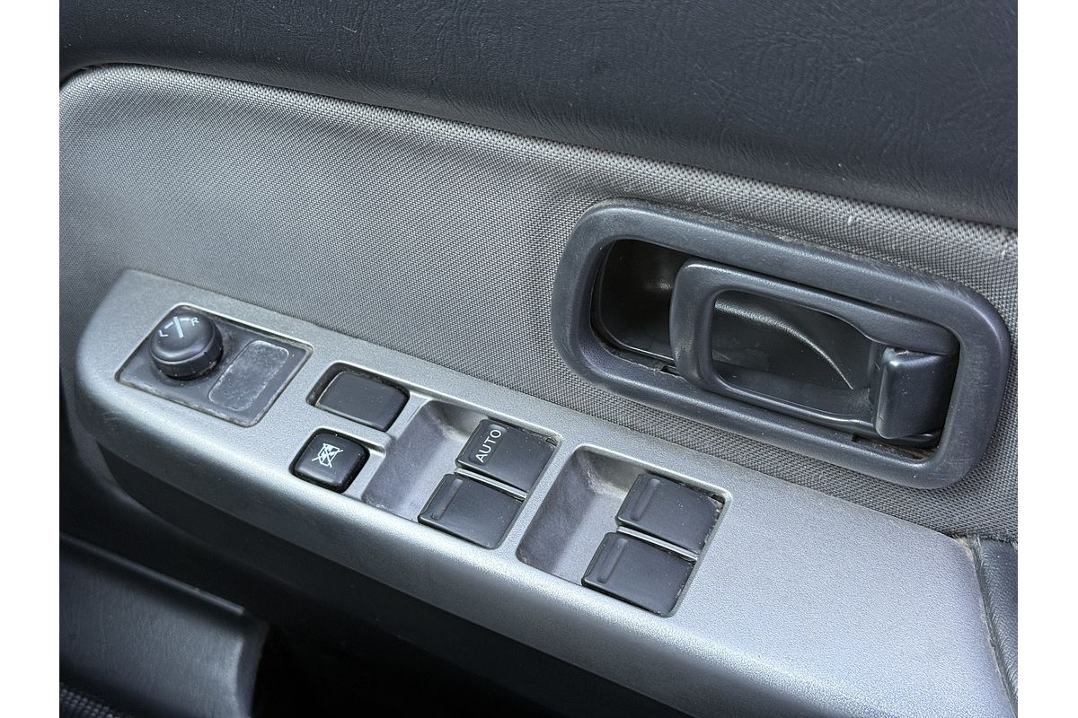 2010 Nissan Navara ST-R D22 4X4