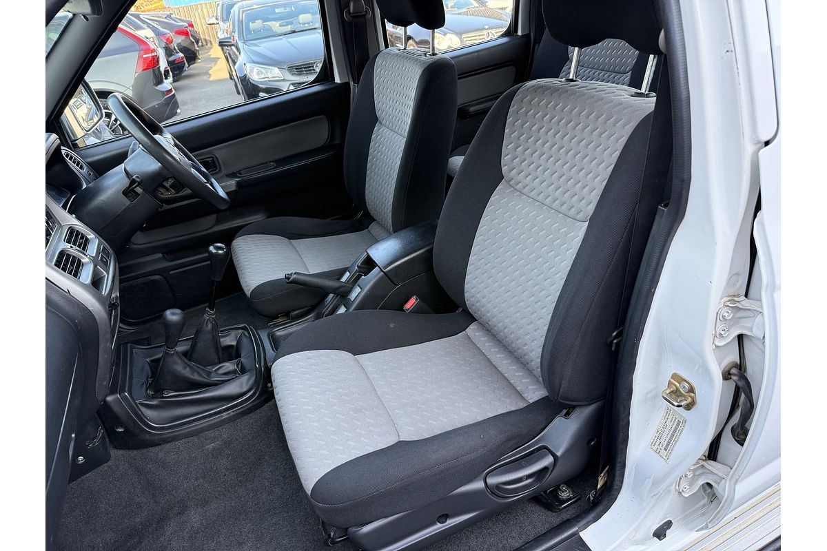 2010 Nissan Navara ST-R D22 4X4