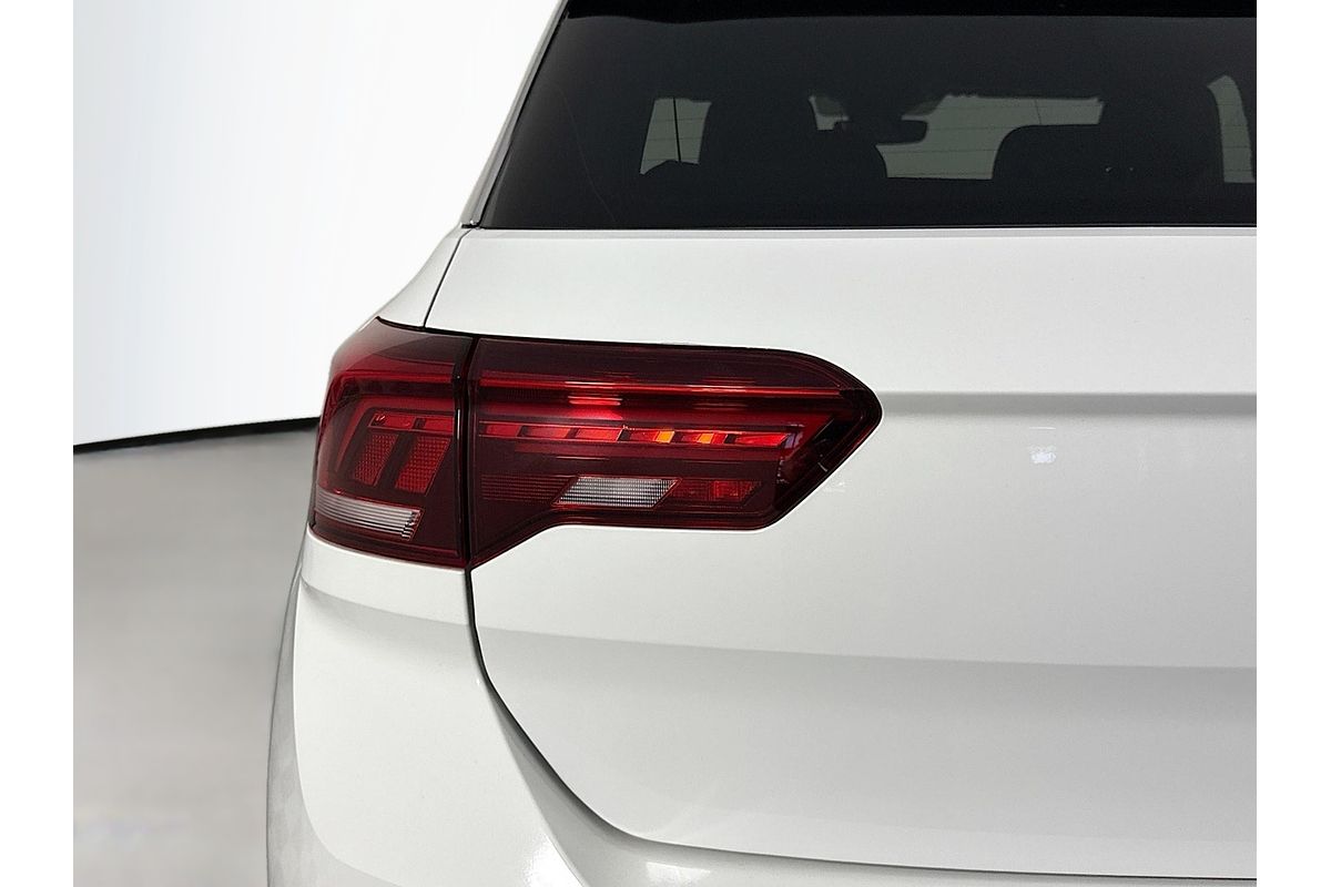 2022 Volkswagen T-Roc 140TSI R-Line D11