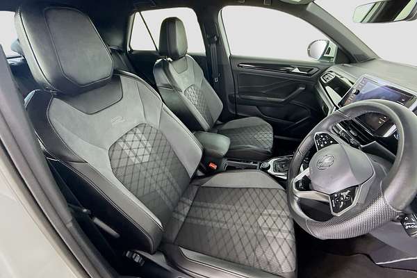 2022 Volkswagen T-Roc 140TSI R-Line D11
