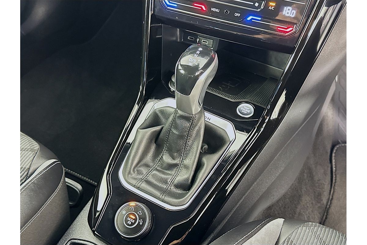 2022 Volkswagen T-Roc 140TSI R-Line D11