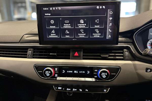 2021 Audi A4 35 TFSI S line B9