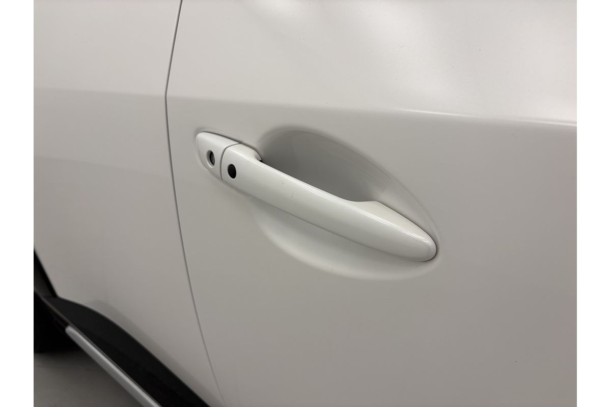Mazda  I 6AUTO G20 AKARI PETROL FWD