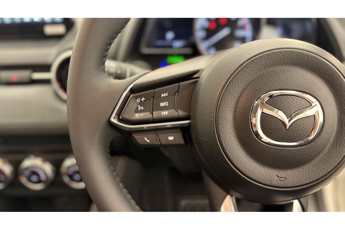 Mazda  I 6AUTO G20 AKARI PETROL FWD