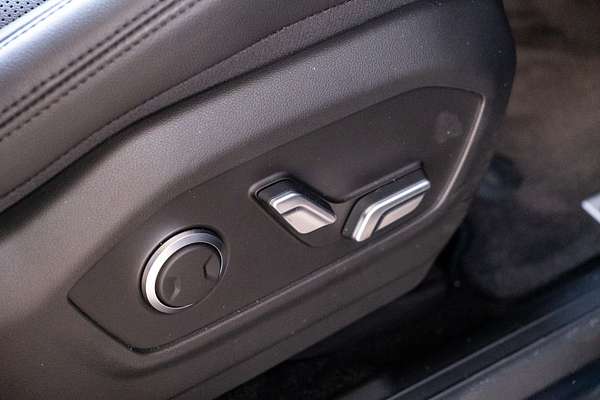 2025 Hyundai Santa Fe Hybrid Elite MX5.V1