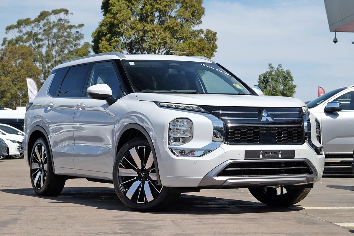 2025 Mitsubishi Outlander Exceed ZM