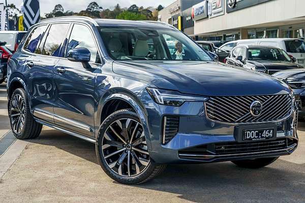 2025 Volvo XC90 Ultra B5 Bright