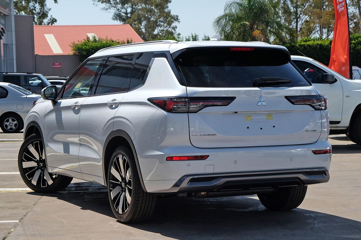2025 Mitsubishi Outlander Exceed ZM
