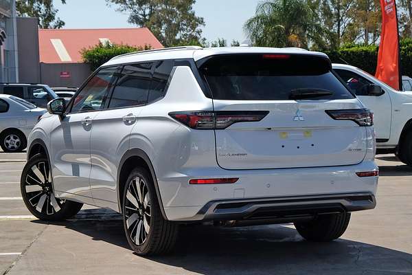 2025 Mitsubishi Outlander Exceed ZM