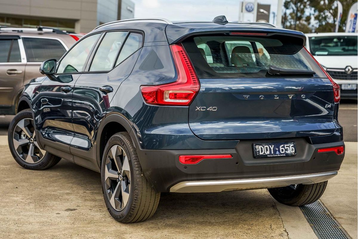 2025 Volvo XC40 Plus B4