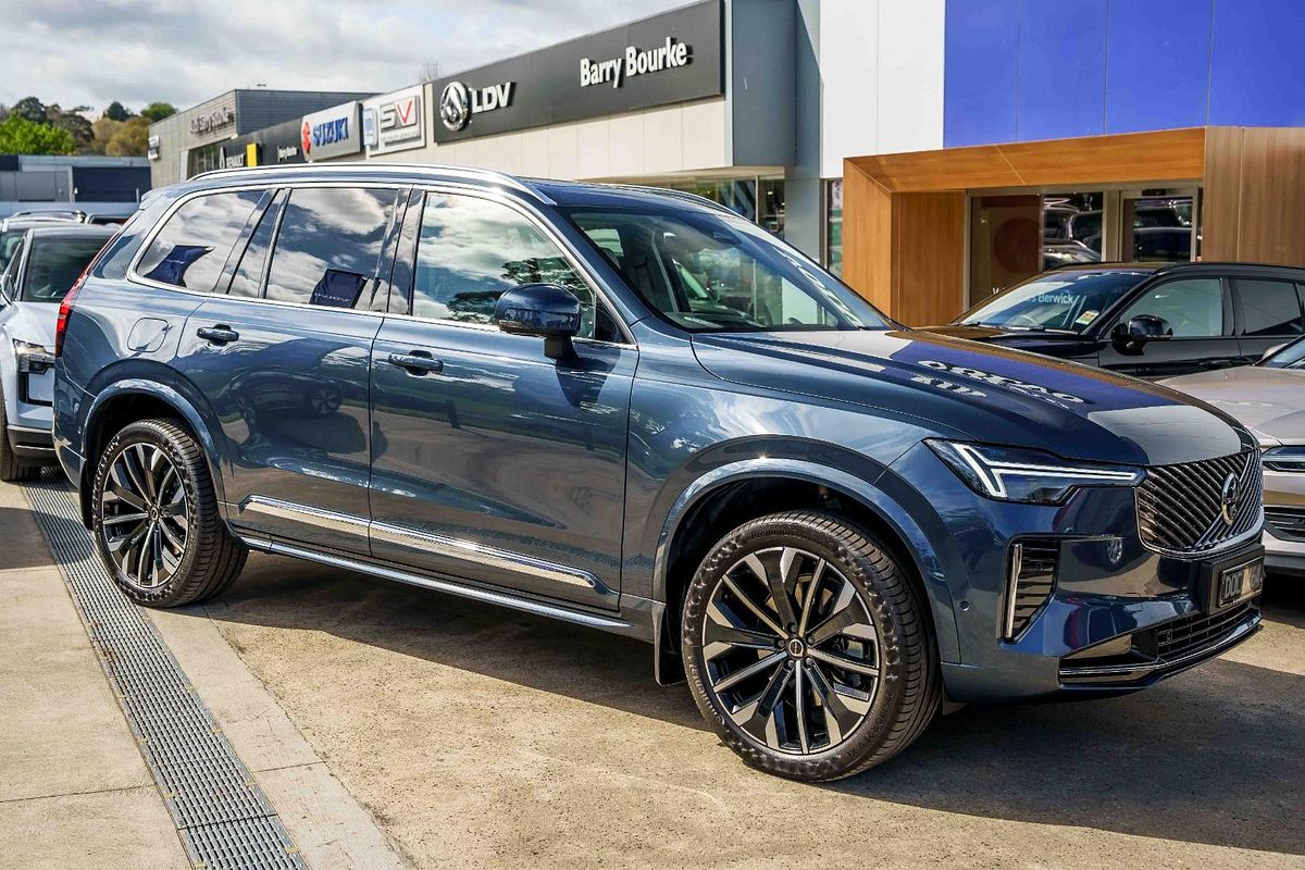 2025 Volvo XC90 Ultra B5 Bright
