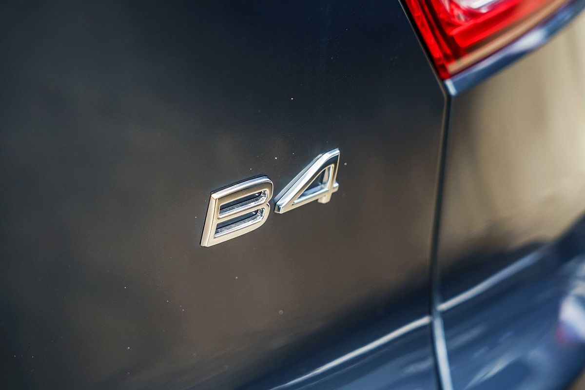 2025 Volvo XC40 Plus B4
