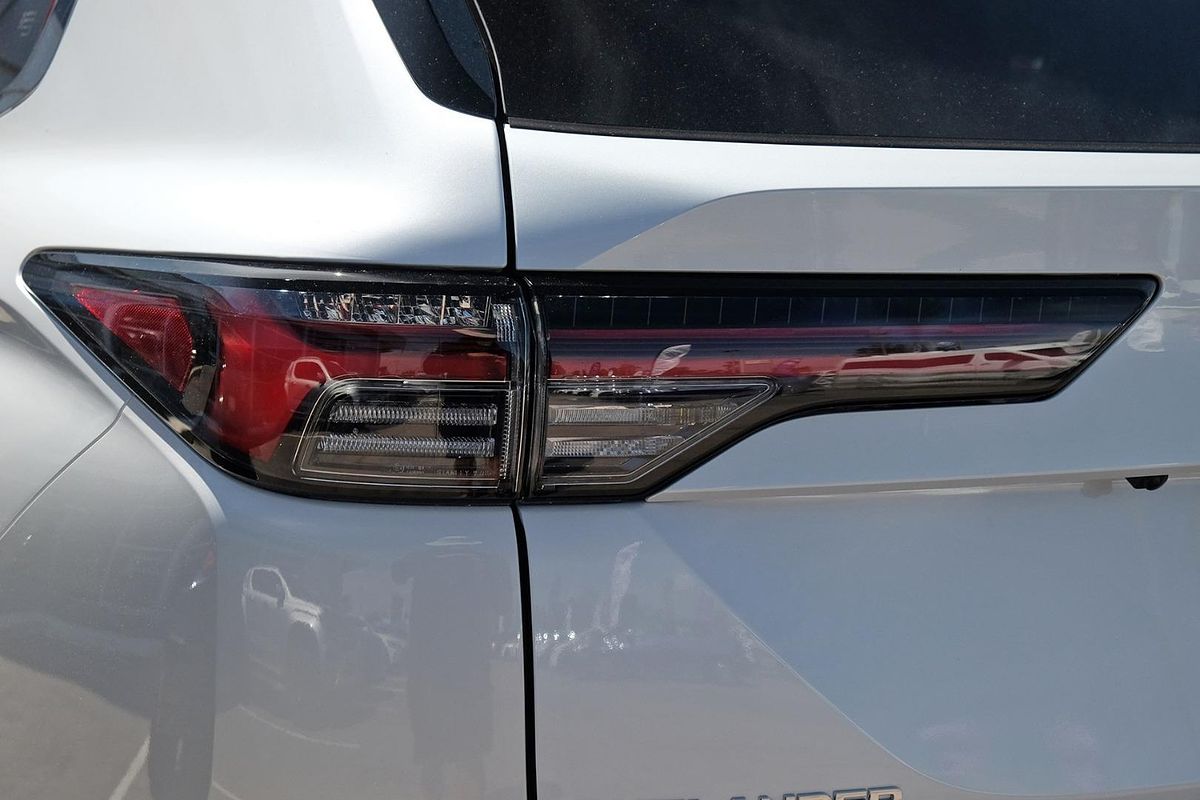 2025 Mitsubishi Outlander Exceed ZM