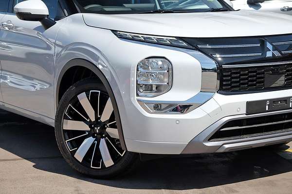 2025 Mitsubishi Outlander Exceed ZM