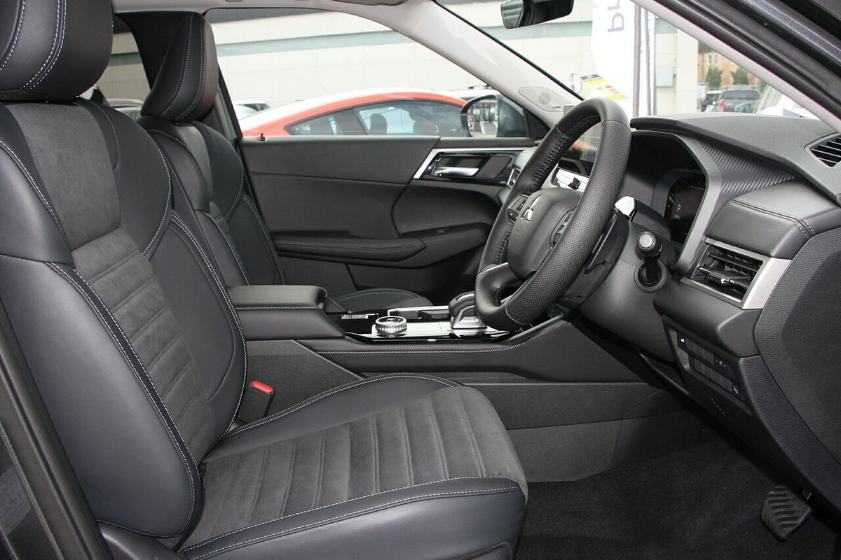 2025 Mitsubishi Outlander Aspire ZM