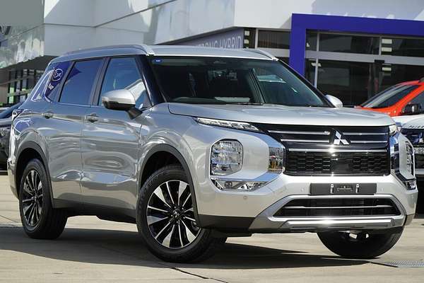 2025 Mitsubishi Outlander LS ZM