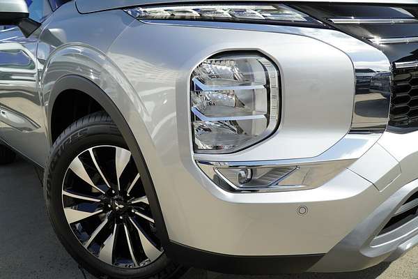 2025 Mitsubishi Outlander LS ZM