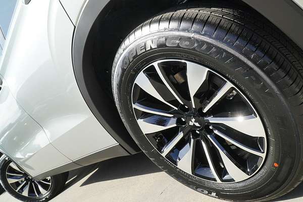 2025 Mitsubishi Outlander LS ZM