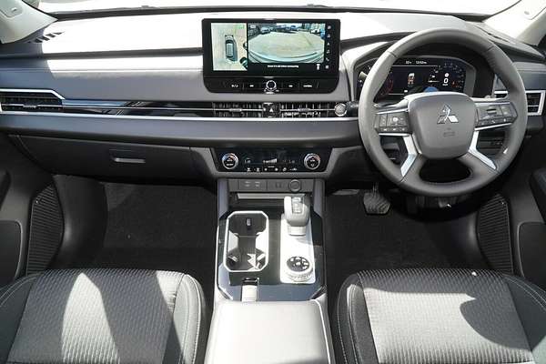 2025 Mitsubishi Outlander LS ZM