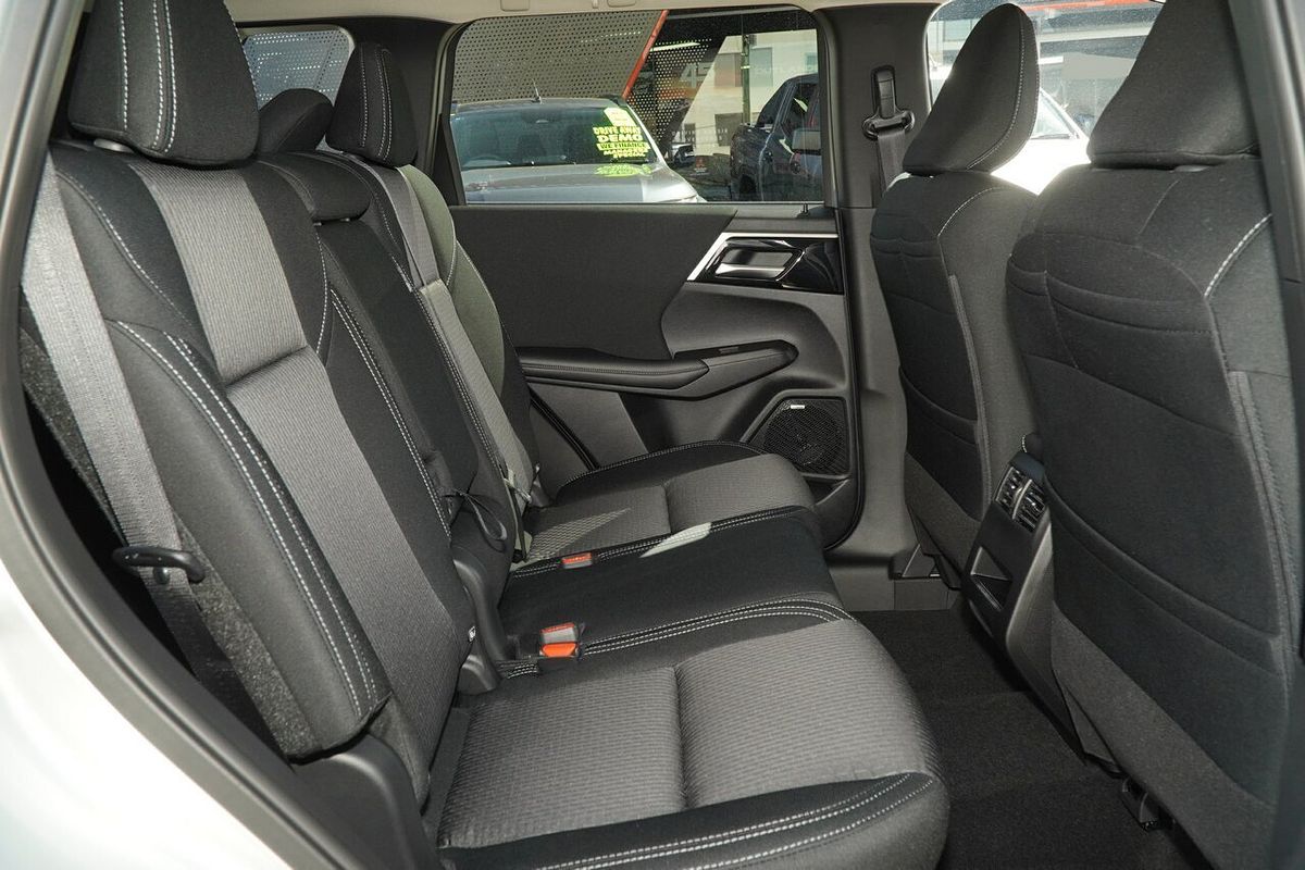 2025 Mitsubishi Outlander LS ZM