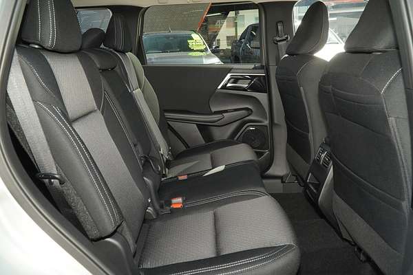 2025 Mitsubishi Outlander LS ZM