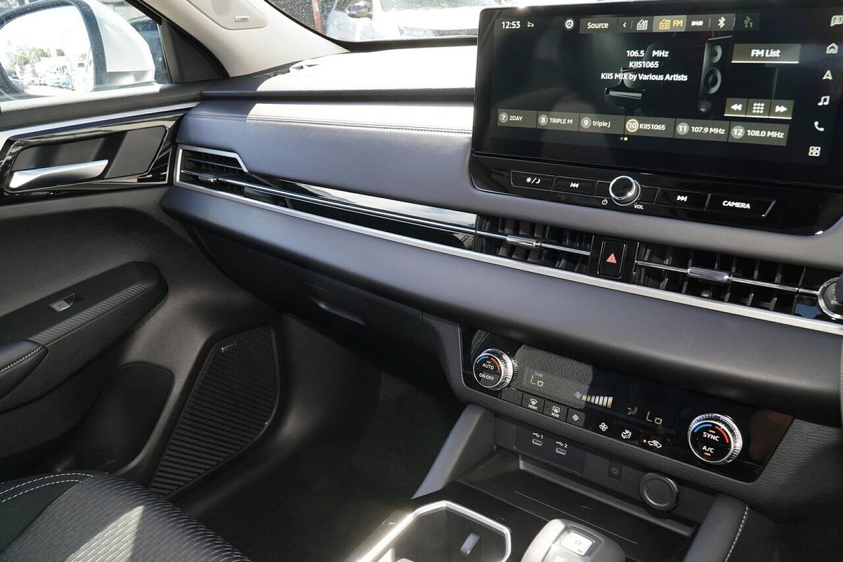 2025 Mitsubishi Outlander LS ZM