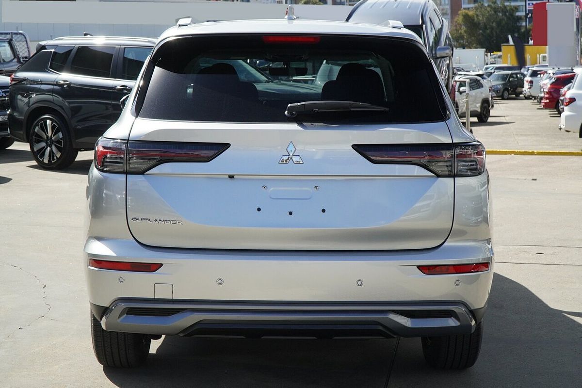 2025 Mitsubishi Outlander LS ZM