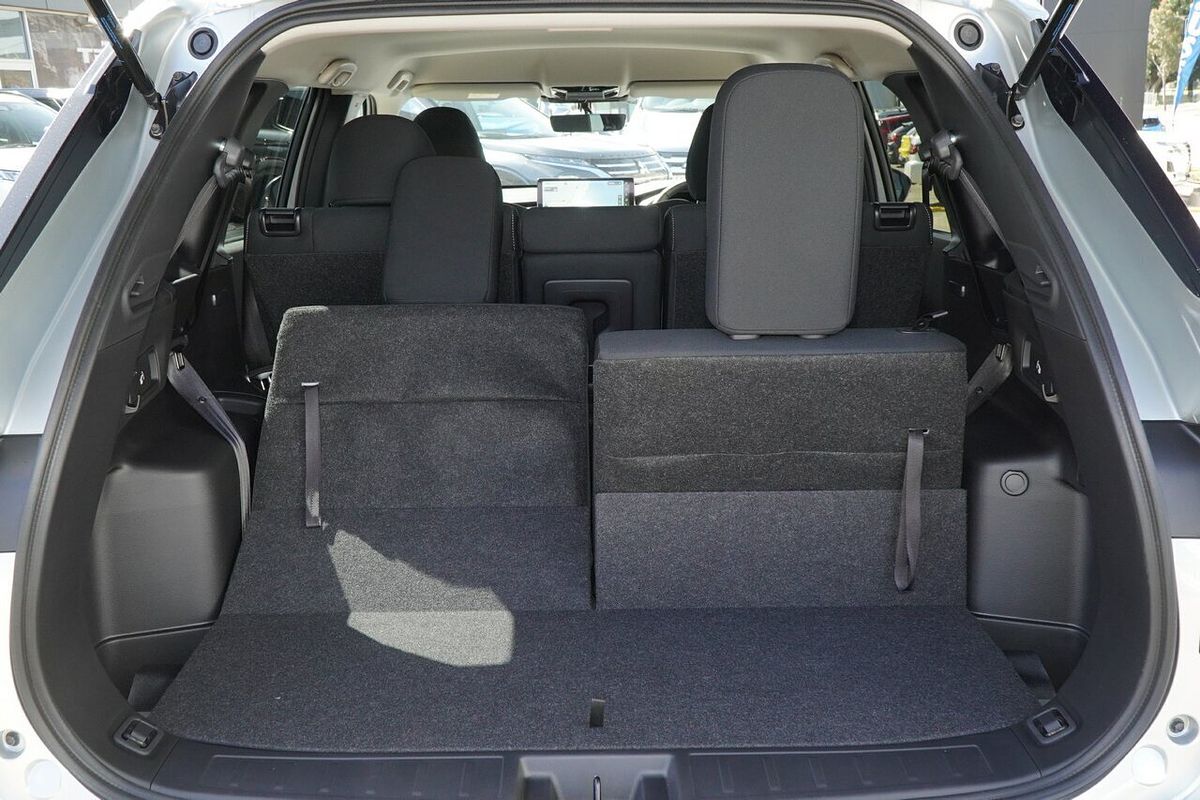 2025 Mitsubishi Outlander LS ZM