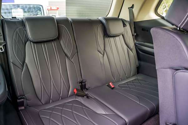 2025 LDV D90 Executive SV9A