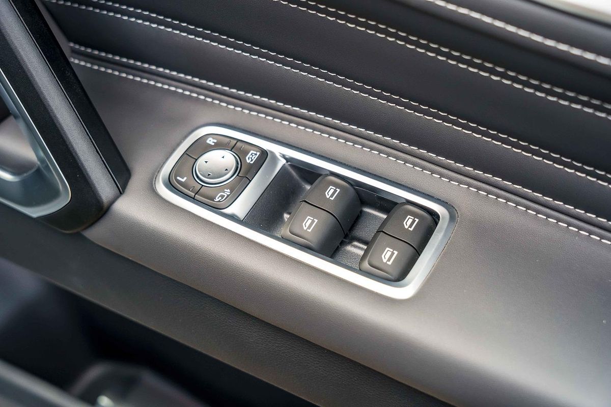 2025 LDV D90 Executive SV9A