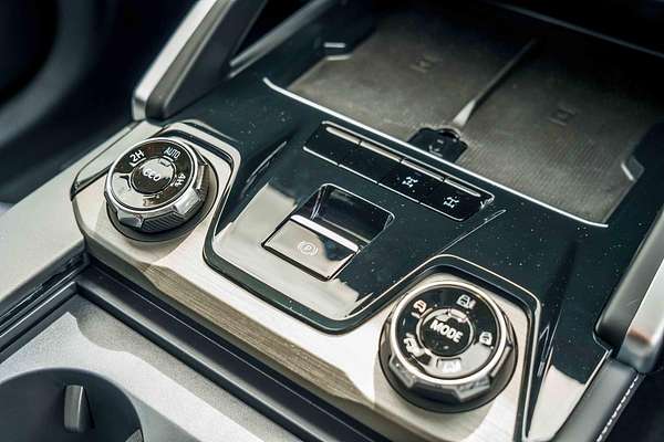 2025 LDV D90 Executive SV9A